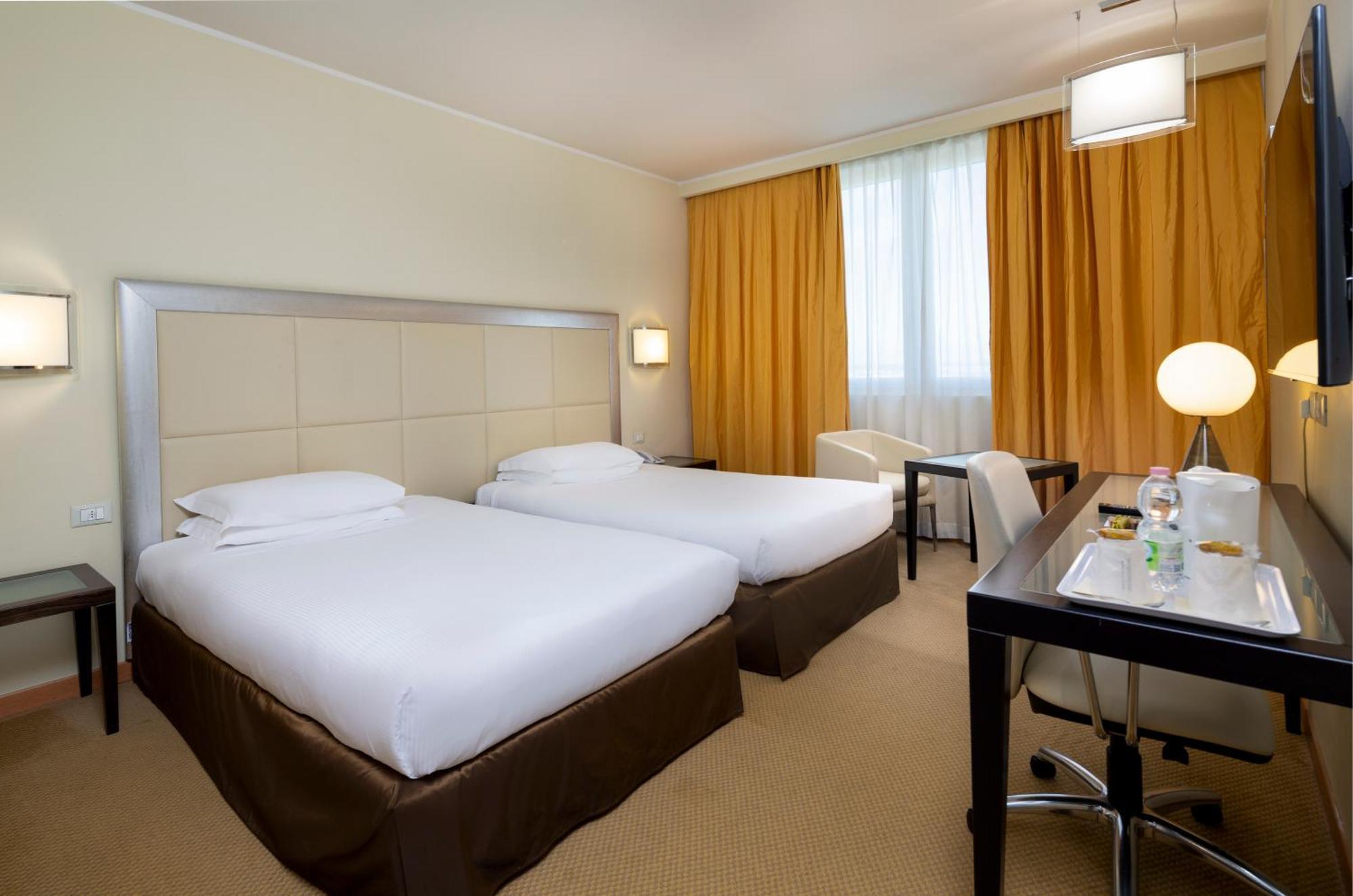 Hotel Crowne Plaza Padua Exterior foto